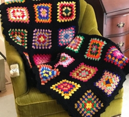 Crafting a Traditional Granny Throw