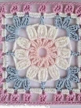 Crochet Square with Flower Pattern