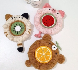 The Animal Hug Cup Free Crochet Pattern